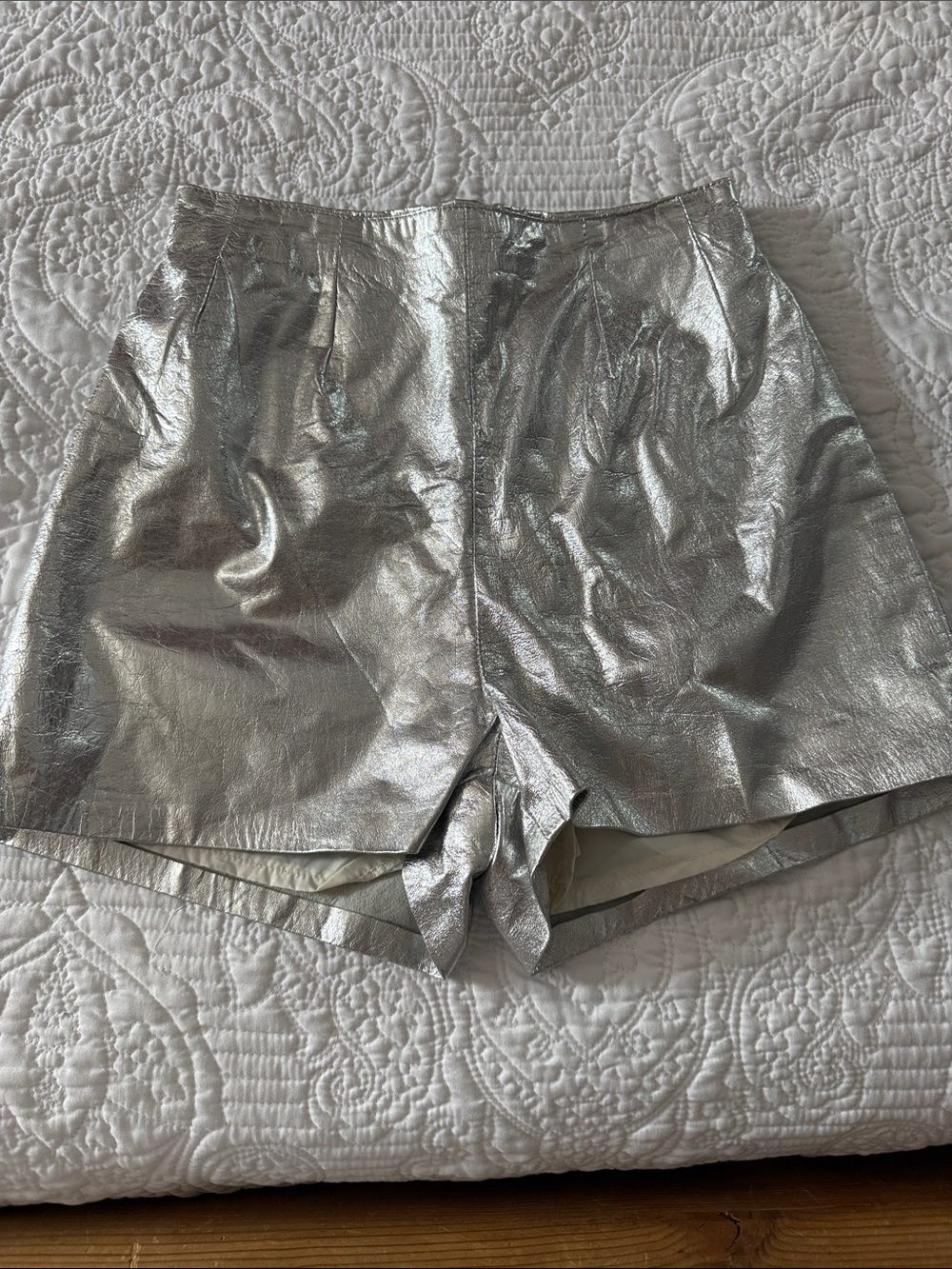 RObert Elliott Silver Metallic Women's leather Shorts 😊 soft!!